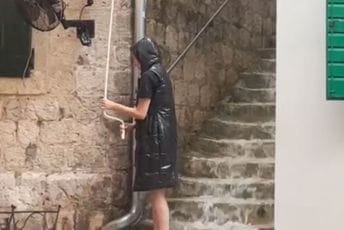 Nevrijeme u Boki, tmurno i nad Podgoricom: Kotor i Tivat bili bez struje Nevrijeme u Boki, tmurno i nad Podgoricom: Kotor i Tivat bili bez struje