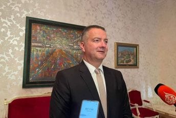 Vuksanović: Da bi Spajić sastavio pobjednički tim neophodno je povjerenje kojeg trenutno nema Vuksanović: Da bi Spajić sastavio pobjednički tim neophodno je povjerenje kojeg trenutno nema