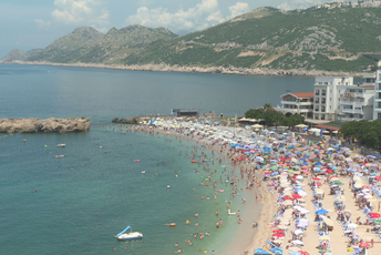 Zvanični podaci Monstata u suprotnosti sa izjavama ministarke turizma: Najave rekordne, a turista manje