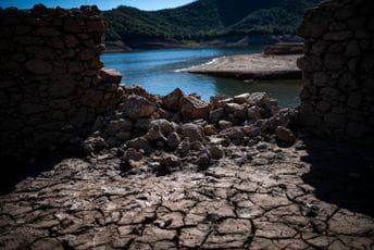Katalonija uvela restrikcije vode zbog velike suše Katalonija uvela restrikcije vode zbog velike suše