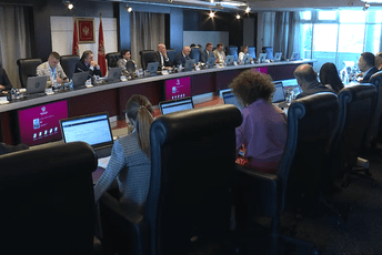 Uzalud je bila sva buka Abazovićevog kabineta Uzalud je bila sva buka Abazovićevog kabineta