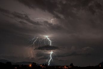 U Sloveniji i vojska u stanju pripravnosti zbog mogućeg nevremena U Sloveniji i vojska u stanju pripravnosti zbog mogućeg nevremena