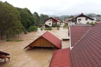 Jako nevrijeme pogodilo Sloveniju Jako nevrijeme pogodilo Sloveniju