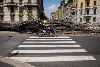 U Italiji očekuju katastrofalno nevrijeme: Zatvorili parkove, pijace i groblja, uputili niz apela građanima... U Italiji očekuju katastrofalno nevrijeme: Zatvorili parkove, pijace i groblja, uputili niz apela građanima...