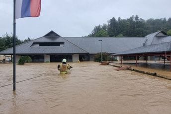 Tri osobe stradale u nevremenu koje je pogodilo Sloveniju