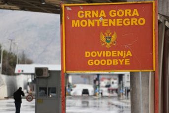 Isplatio 300 eura i ispraćen do granice: Poljak protjeran iz Crne Gore Isplatio 300 eura i ispraćen do granice: Poljak protjeran iz Crne Gore