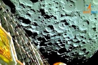 Indijska svemirska letilica poslala prve fotografije Mjeseca Indijska svemirska letilica poslala prve fotografije Mjeseca