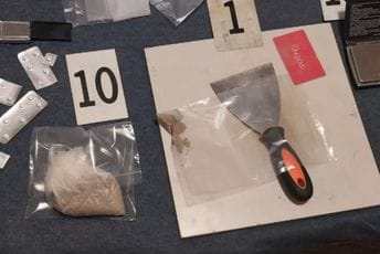 Prilikom pretresa u Podgorici: Uhapšena jedna osoba, prodavao heroin i tablete Prilikom pretresa u Podgorici: Uhapšena jedna osoba, prodavao heroin i tablete