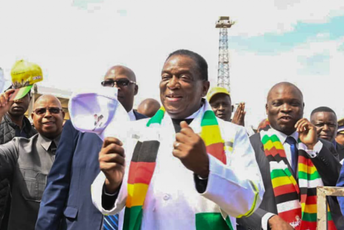 Predsjednik Zimbabvea obećao onima koji glasaju za njegovu stranku da će otići u raj Predsjednik Zimbabvea obećao onima koji glasaju za njegovu stranku da će otići u raj