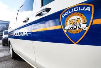 Zagreb: Na dijete na električnom trotinetu naletio policijski auto