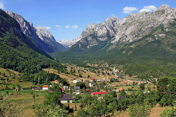 Svega dva i po kilometra od grada, a "odsječeni" od svijeta Svega dva i po kilometra od grada, a "odsječeni" od svijeta