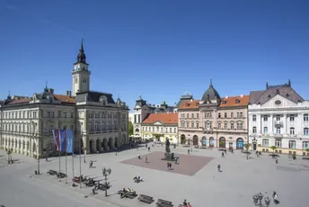 Novi Sad: Ukrao očev pištolj i lisice, iznajmio stan, pa prijetio bivšoj djevojci da će ubiti nju i sebe Novi Sad: Ukrao očev pištolj i lisice, iznajmio stan, pa prijetio bivšoj djevojci da će ubiti nju i sebe