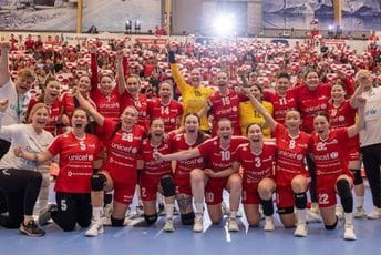 Slavili bi i 31. mjesto: Rukometna groznica trese Sjeverni pol Slavili bi i 31. mjesto: Rukometna groznica trese Sjeverni pol