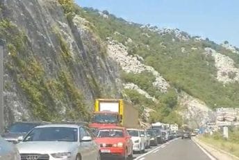 Izmijenjen režim saobraćaja na više dionica