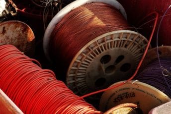 Srbija: Tinejdžer ukrao 900 kilograma bakarnih provodnika Srbija: Tinejdžer ukrao 900 kilograma bakarnih provodnika