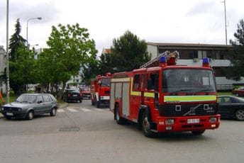 Budva: Gorio kombi za prevoz novca i dragocjenosti, intervenisali vatrogasci Ilustracija