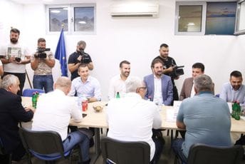 Zašto žena uopšte nema u razgovorima o formiranju Vlade? Zašto žena uopšte nema u razgovorima o formiranju Vlade?