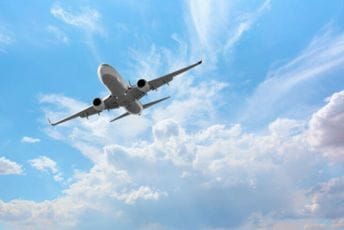 Drama na letu iz Majamija: Pilot doživio srčani udar, pokušavali da ga ožive Drama na letu iz Majamija: Pilot doživio srčani udar, pokušavali da ga ožive