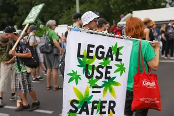 Njemačka vlada odobrila plan za liberalizaciju pravila o kanabisu Njemačka vlada odobrila plan za liberalizaciju pravila o kanabisu