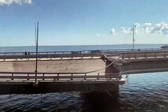 (VIDEO) Objavljen snimak ukrajinskog napada na Krimski most (VIDEO) Objavljen snimak ukrajinskog napada na Krimski most