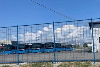 Ćulafić: Sramota Glavnog grada, autobusi propadaju na parkingu Ćulafić: Sramota Glavnog grada, autobusi propadaju na parkingu
