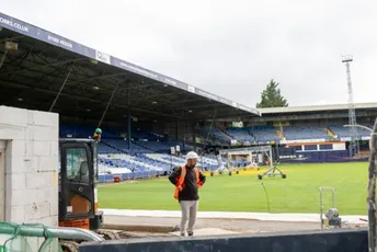 Trka sa vremenom: Da li će stadion Lutona biti spreman za utakmicu protiv Vest Hema? Trka sa vremenom: Da li će stadion Lutona biti spreman za utakmicu protiv Vest Hema?