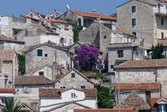 Na Hvaru pronađeni ostaci grada iz antičkog i rimskog doba Na Hvaru pronađeni ostaci grada iz antičkog i rimskog doba