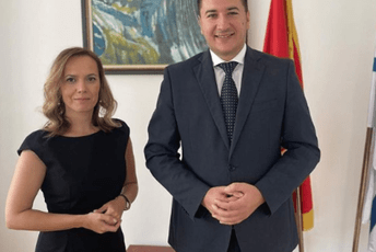 Odnosi sa građanima: Dajkovićeva prva aktivnost - susret sa otpravnicom poslova u Ambasadi Srbije Odnosi sa građanima: Dajkovićeva prva aktivnost - susret sa otpravnicom poslova u Ambasadi Srbije