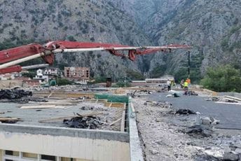 Kotor: Djeca rizikuju bezbjednost na gradilištu škole, direktorica uputila apel roditeljima Kotor: Djeca rizikuju bezbjednost na gradilištu škole, direktorica uputila apel roditeljima