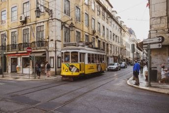 Lisabon: U centru grada se sudarili tramvaji, povrijeđeno najmanje 13 osoba Lisabon: U centru grada se sudarili tramvaji, povrijeđeno najmanje 13 osoba