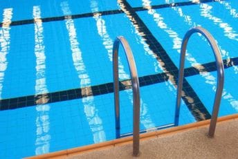 Tragedija kod Rima: Dječaka usisao odvod dok je plivao u bazenu Tragedija kod Rima: Dječaka usisao odvod dok je plivao u bazenu