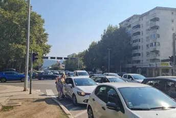 Saobraćajni kolaps u Baru i Sutomoru Saobraćajni kolaps u Baru i Sutomoru