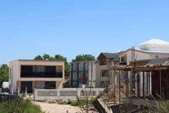 Gradi se bez kontrole, pa se nelegalni objekti prodaju Objekti Ivanovića u Donjem Štoju