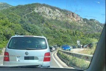 Udes na putnom pravcu Podgorica - Bar: Sudarila se tri automobila Formirale se velike kolone