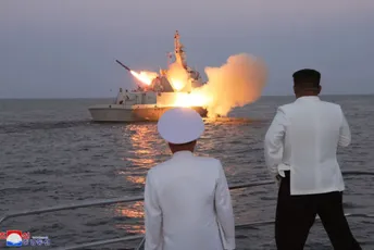 Kim Džong Un nadgledao testiranje „strateških krstarećih raketa“ Kim Džong Un nadgledao testiranje „strateških krstarećih raketa“