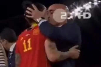Španska fudbalerka koju je predsjednik saveza poljubio u usta: "Bio je to obostrani čin, totalno spontan zbog radosti"