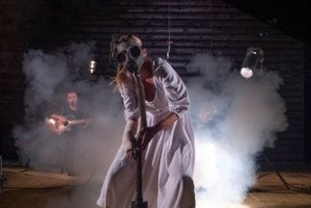 "Danas treba raditi klasike jer pokazuju zašto su za sva vremena": Ovacije za somborskog "Galeba" na Gradu teatru "Danas treba raditi klasike jer pokazuju zašto su za sva vremena": Ovacije za somborskog "Galeba" na Gradu teatru