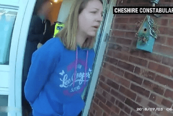 Medicinska sestra osuđena na doživotnu robiju zbog ubistva sedam beba Medicinska sestra osuđena na doživotnu robiju zbog ubistva sedam beba