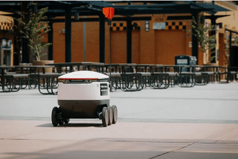 (VIDEO) Roboti za dostavljanje hrane na meti pljačkaša u Americi (VIDEO) Roboti za dostavljanje hrane na meti pljačkaša u Americi