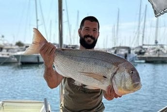 Borba trajala dvadesetak minuta: Barani ulovili zubaca težeg od osam kilograma Borba trajala dvadesetak minuta: Barani ulovili zubaca težeg od osam kilograma