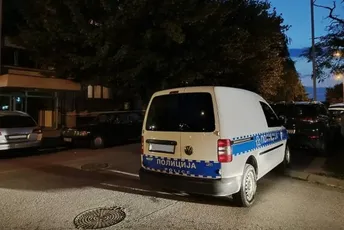 BiH: Muškarac izbo ženu, pa skočio sa zgrade - prije toga blokirao ulazna vrata kako niko ne bi mogao ući u stan BiH: Muškarac izbo ženu, pa skočio sa zgrade - prije toga blokirao ulazna vrata kako niko ne bi mogao ući u stan
