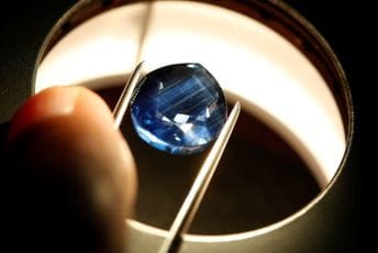 Nova vlast htjela da ih proda: Sporovi oko dragulja vrijednih preko dvije milijarde pred sudom u Kotoru Nova vlast htjela da ih proda: Sporovi oko dragulja vrijednih preko dvije milijarde pred sudom u Kotoru