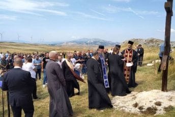 Metodije i Bećković ,,kreče“ istoriju Metodije i Bećković ,,kreče“ istoriju