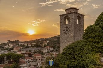 Sat na starobarskoj Sat kuli nakon više od deceniju ponovo kuca Sat na starobarskoj Sat kuli nakon više od deceniju ponovo kuca