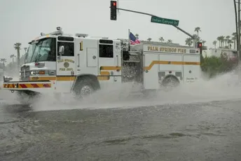 Poplave i zemljotres u južnoj Kaliforniji poslije tropske oluje Hilari Poplave i zemljotres u južnoj Kaliforniji poslije tropske oluje Hilari