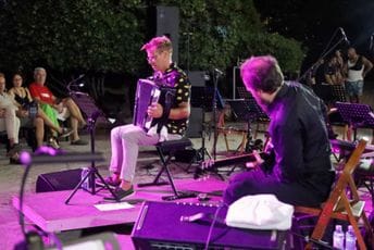 Impresivni muzički pejzaži: Broodmen i Gradska muzika Budva za efektan kraj muzičkog dijela Barskog ljetopisa Impresivni muzički pejzaži: Broodmen i Gradska muzika Budva za efektan kraj muzičkog dijela Barskog ljetopisa