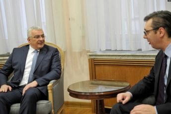 Ko se i na koji način miješa u formiranje Vlade u Crnoj Gori Ko se i na koji način miješa u formiranje Vlade u Crnoj Gori