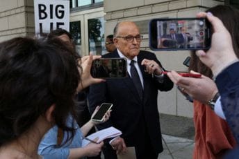 Rudolf Đulijani se predao u Džordžiji, plaća kauciju od 150.000 dolara Rudolf Đulijani se predao u Džordžiji, plaća kauciju od 150.000 dolara