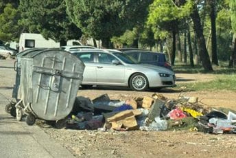 (FOTO) Podgorica zatrpana smećem: Ogorčeni mještani Murtovine i Maslina apeluju na gradsku upravu da riješi problem (FOTO) Podgorica zatrpana smećem: Ogorčeni mještani Murtovine i Maslina apeluju na gradsku upravu da riješi problem