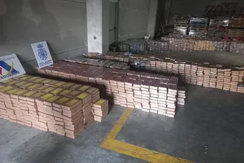 Španija: Iza 10 tona kokaina u sanducima sa bananama stoje kriminalci sa Balkana Španija: Iza 10 tona kokaina u sanducima sa bananama stoje kriminalci sa Balkana